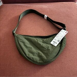 NWT Uniqlo Round Mini Shoulder Bag. Olive Green